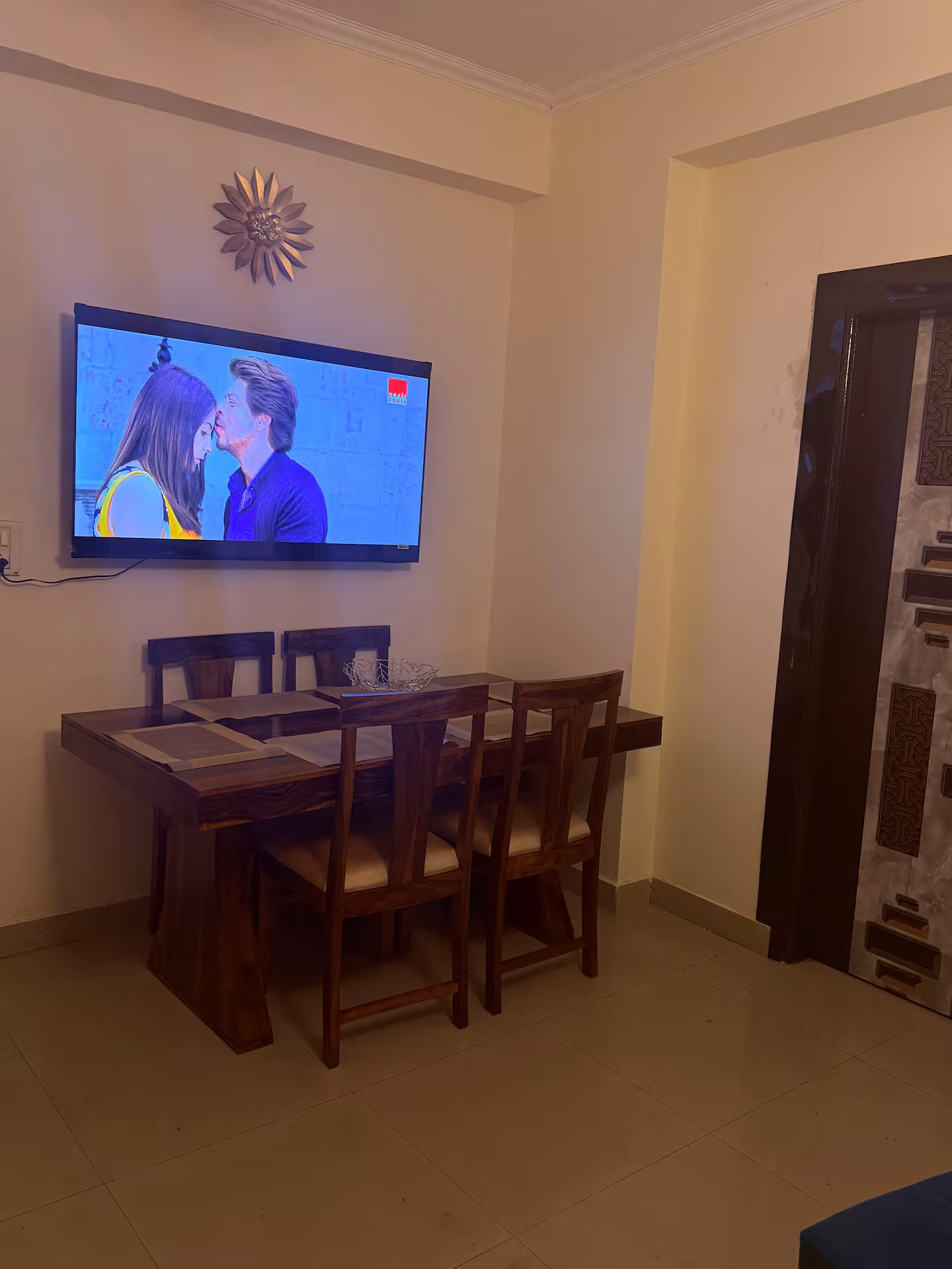 Luxury fully AC 2 bhk flat near max hospital — view 10
